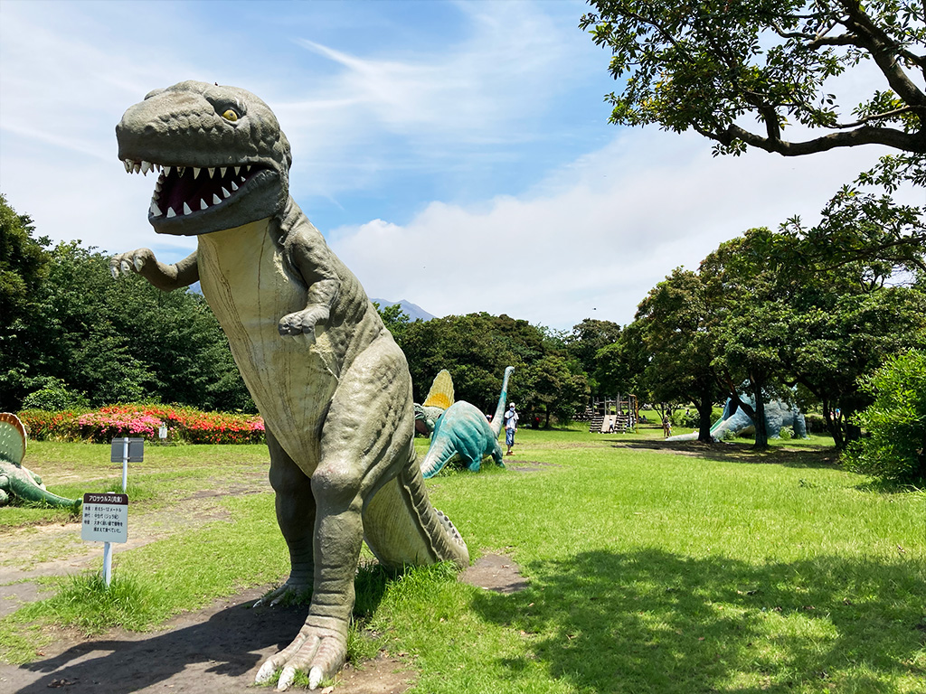 恐竜公園のアロサウルス